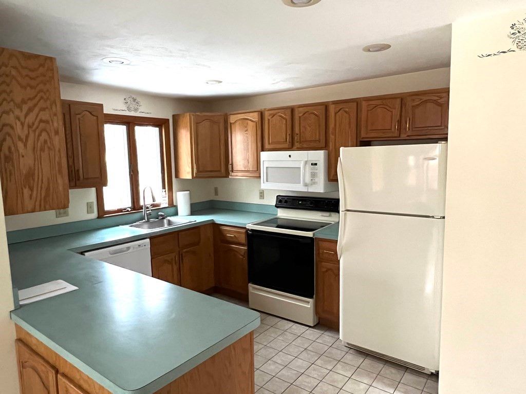 15 Atwood Ln