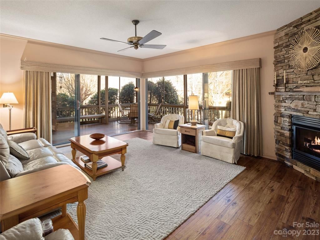 14 Cove Overlook Drive