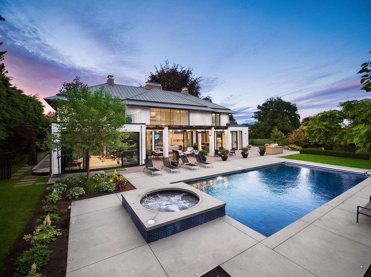 1318 MINTO CRESCENT