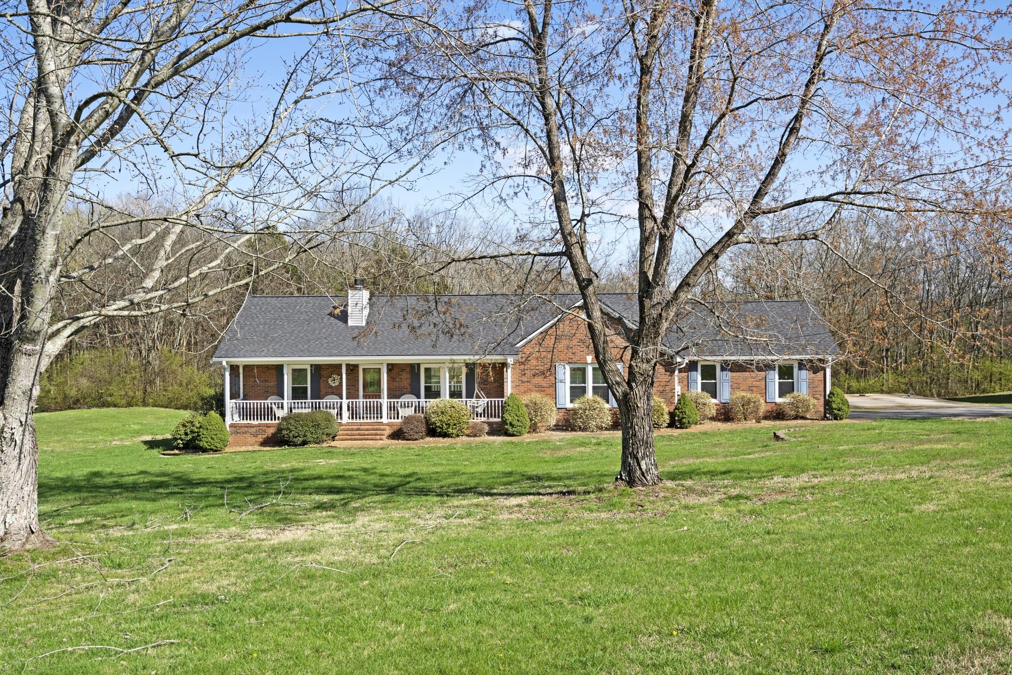725 Running Deer Dr
