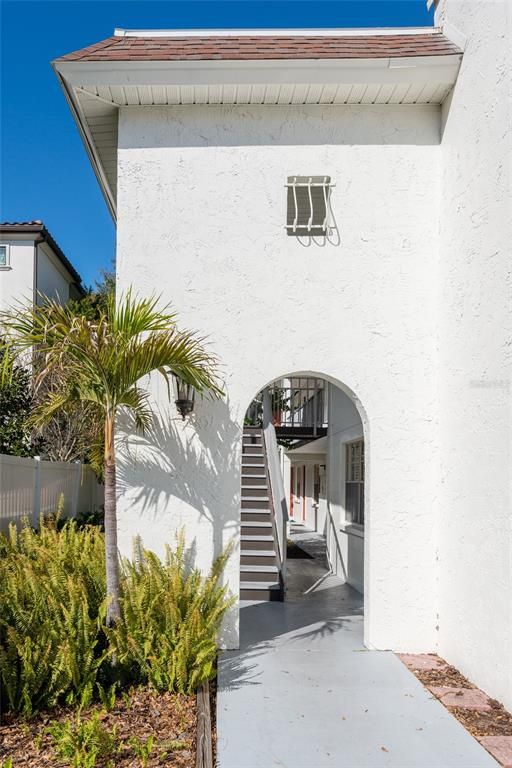 3211 W De Leon Street
