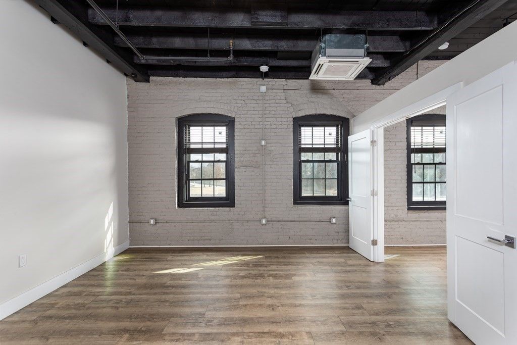 28 Water St