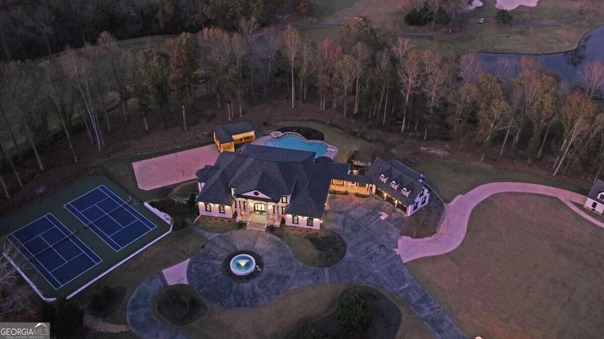 5042 Legends Drive