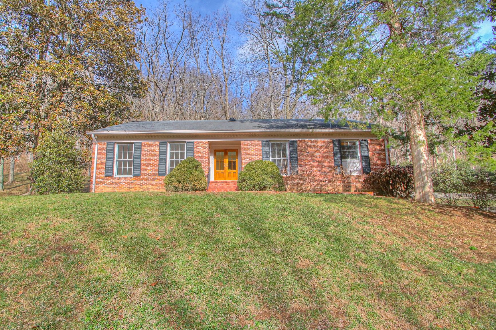 6005 Andover Dr