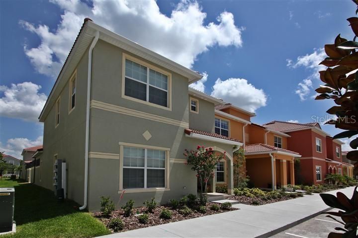 8965 California Palm Road