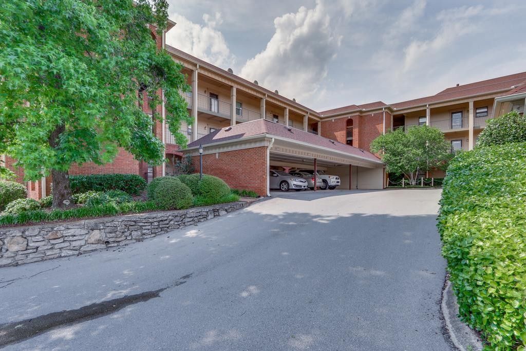 3336 Hillsboro Pike