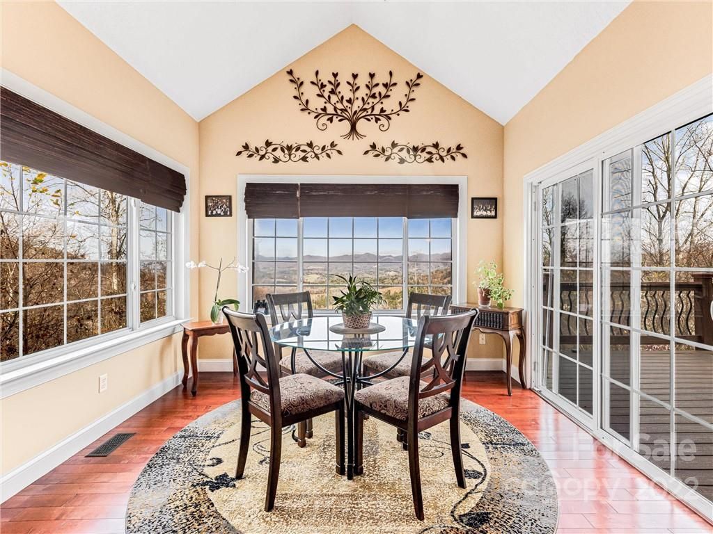 350 Vista Point Drive