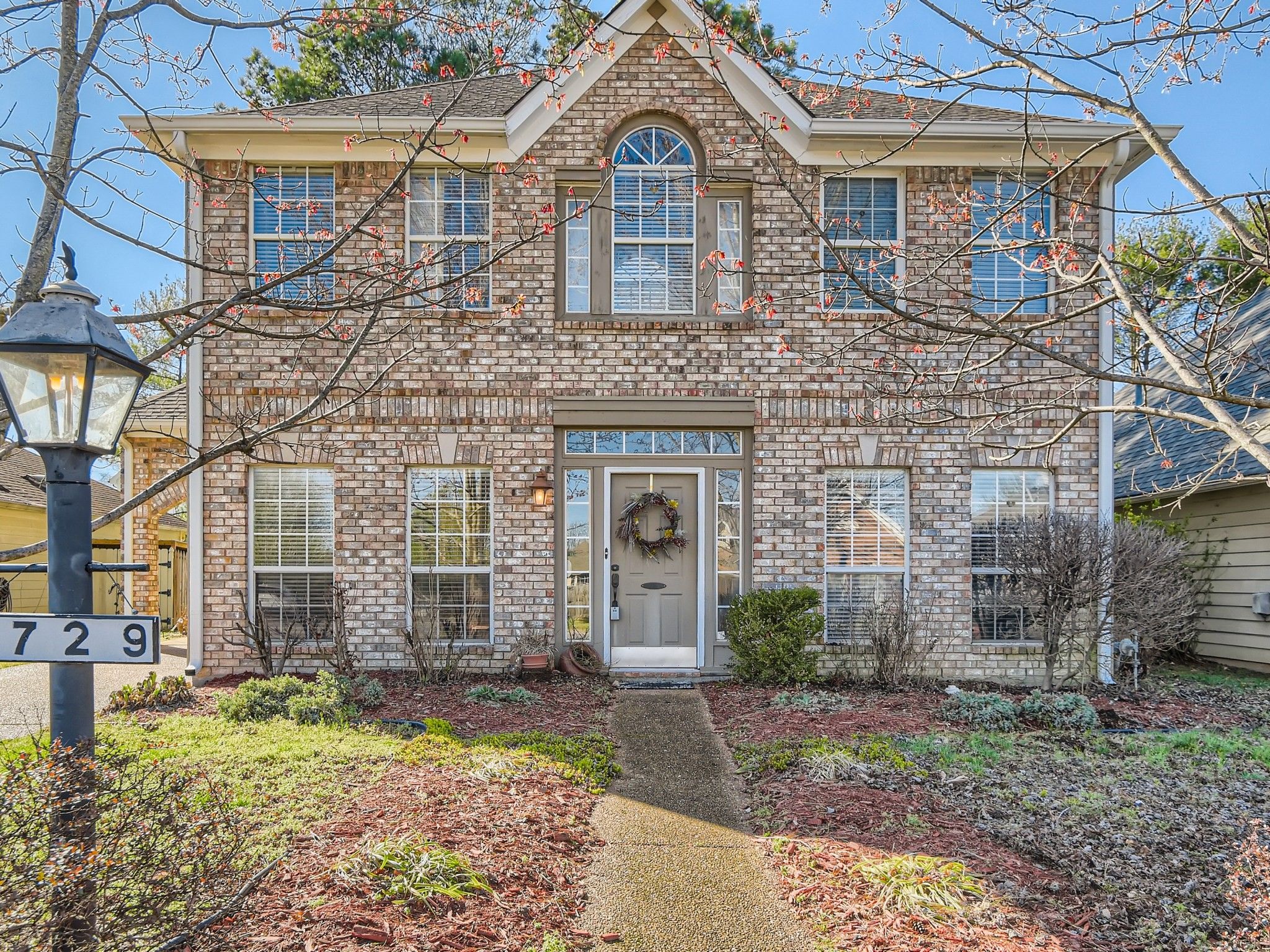 2729 Fleet Dr