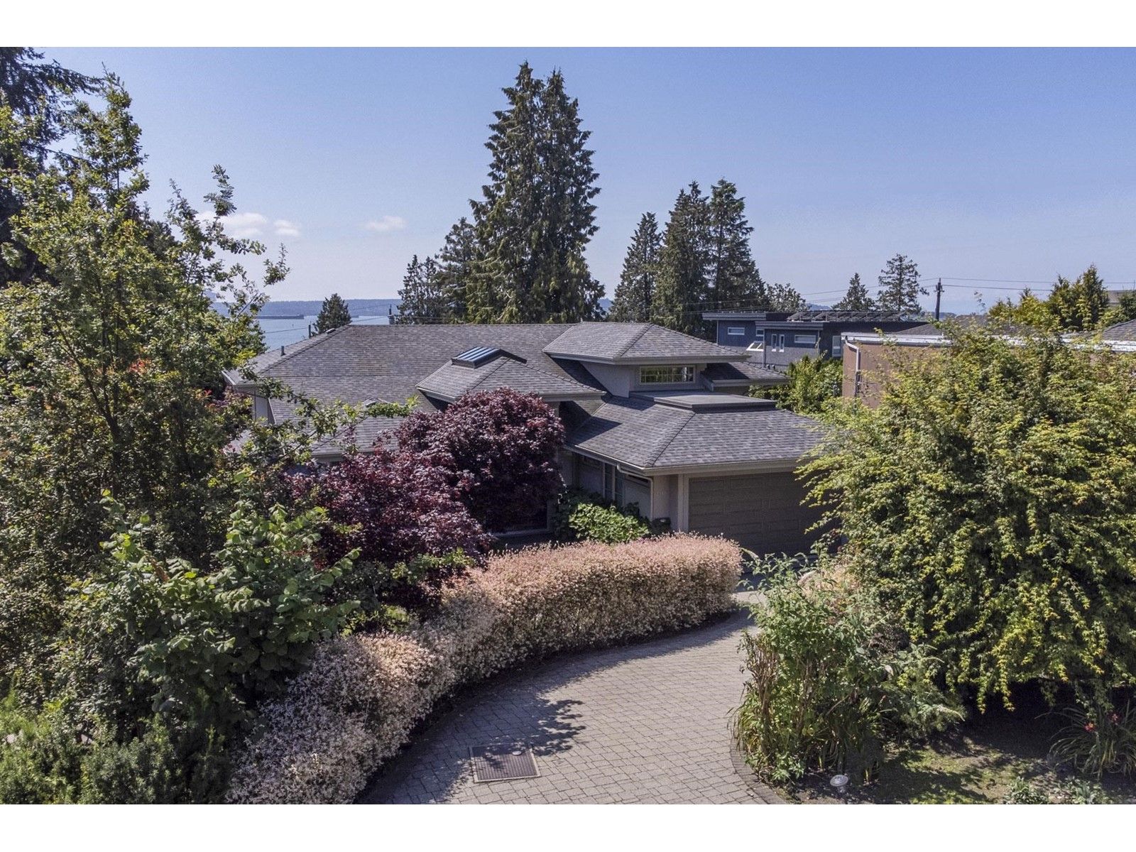 2566 MARINE DRIVE