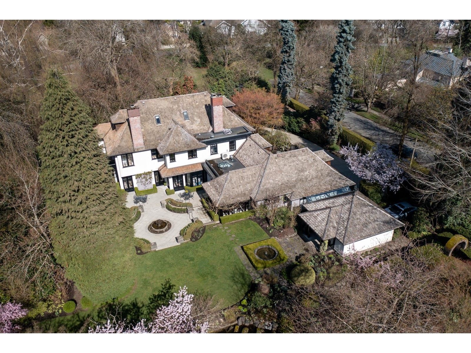 1738 ANGUS DRIVE