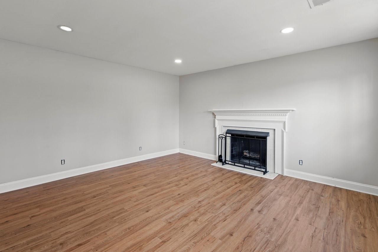 1112 Regehr Avenue
