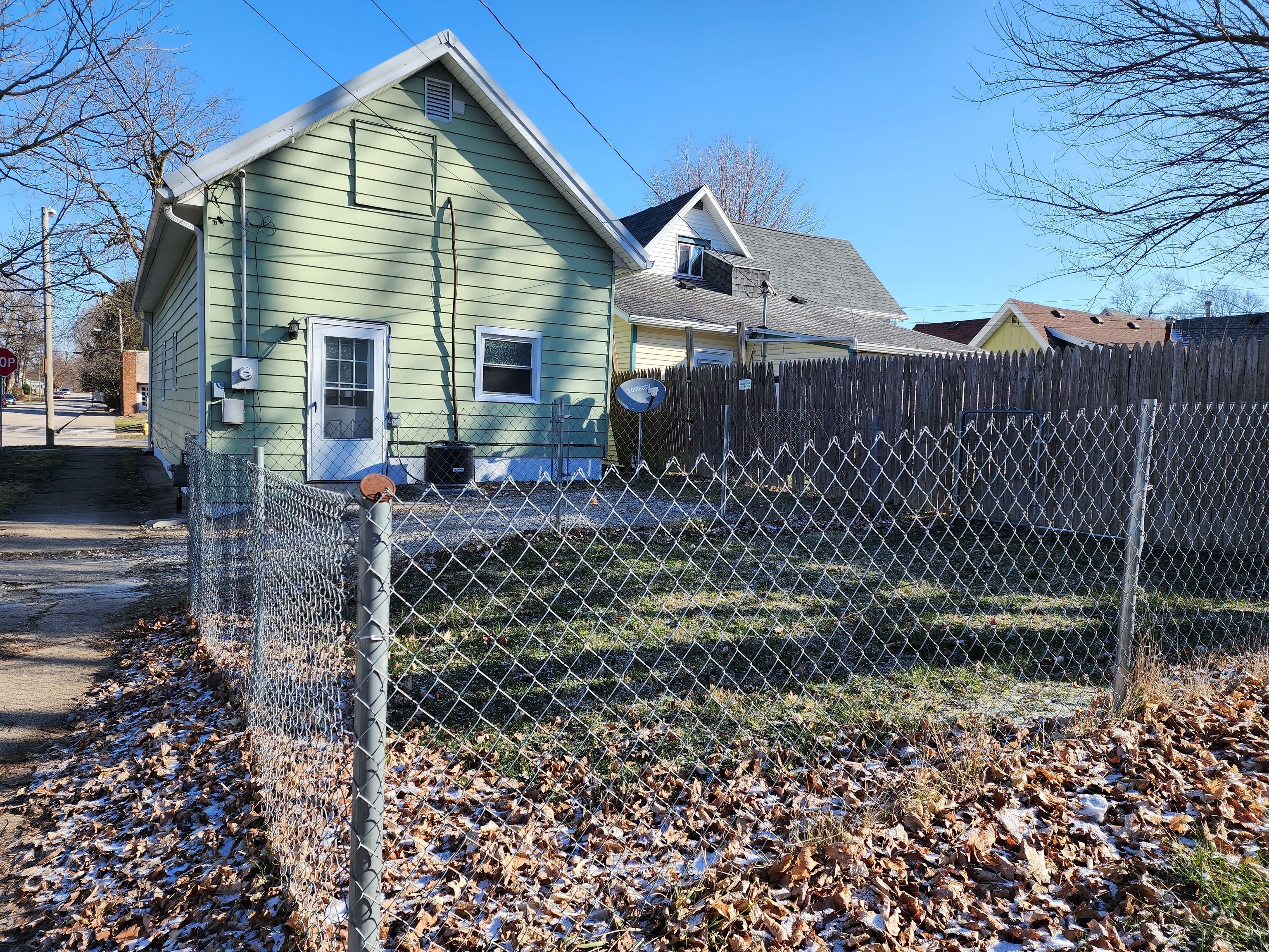 819 W Pike Street
