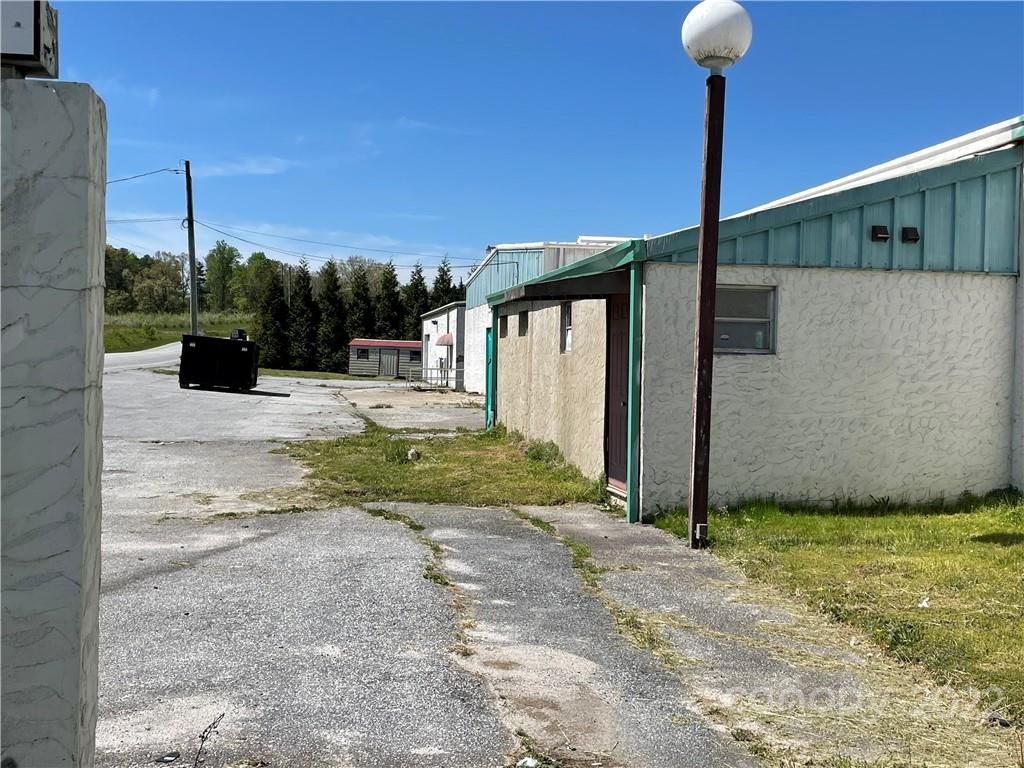 1281 Ridge Road