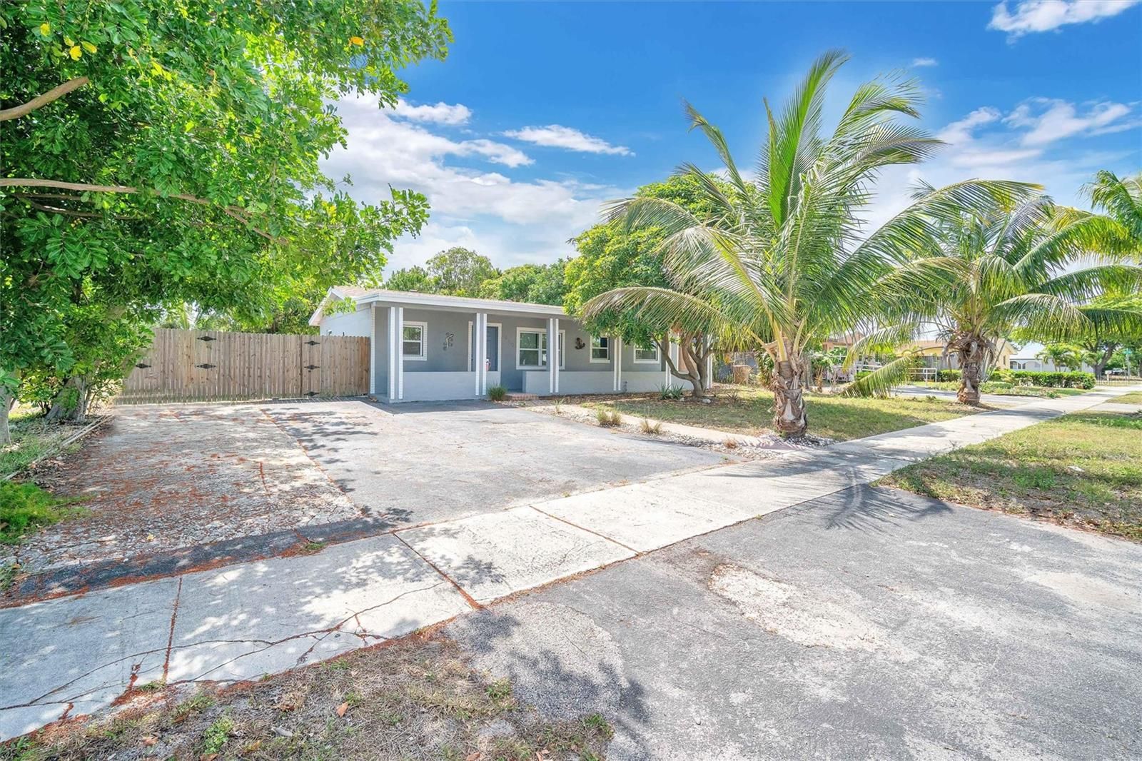 640 SW 10th Court