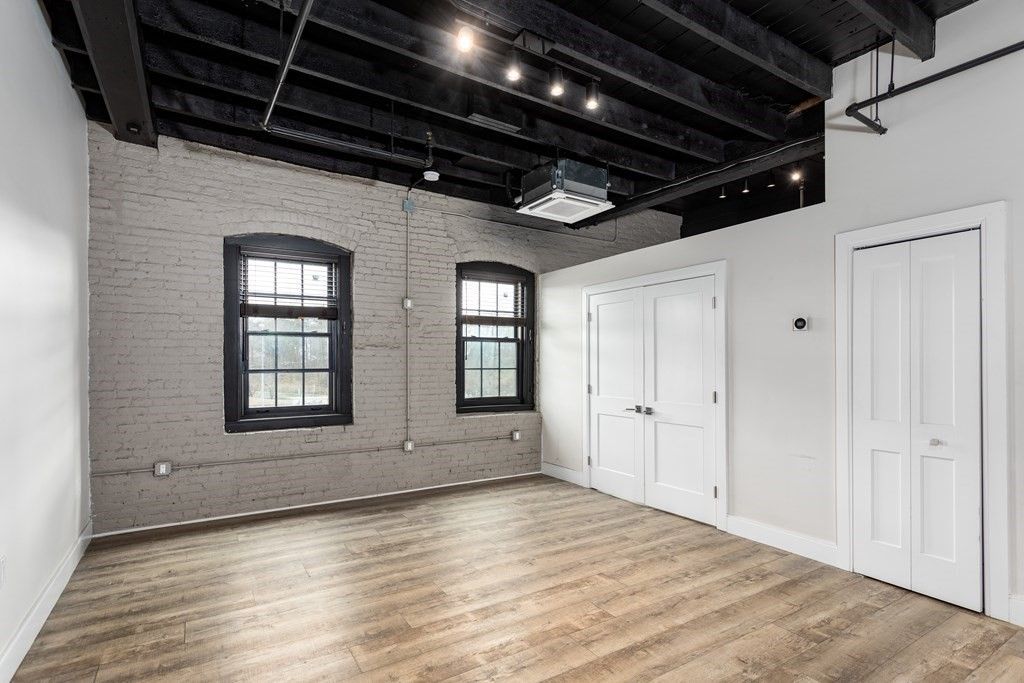 28 Water St