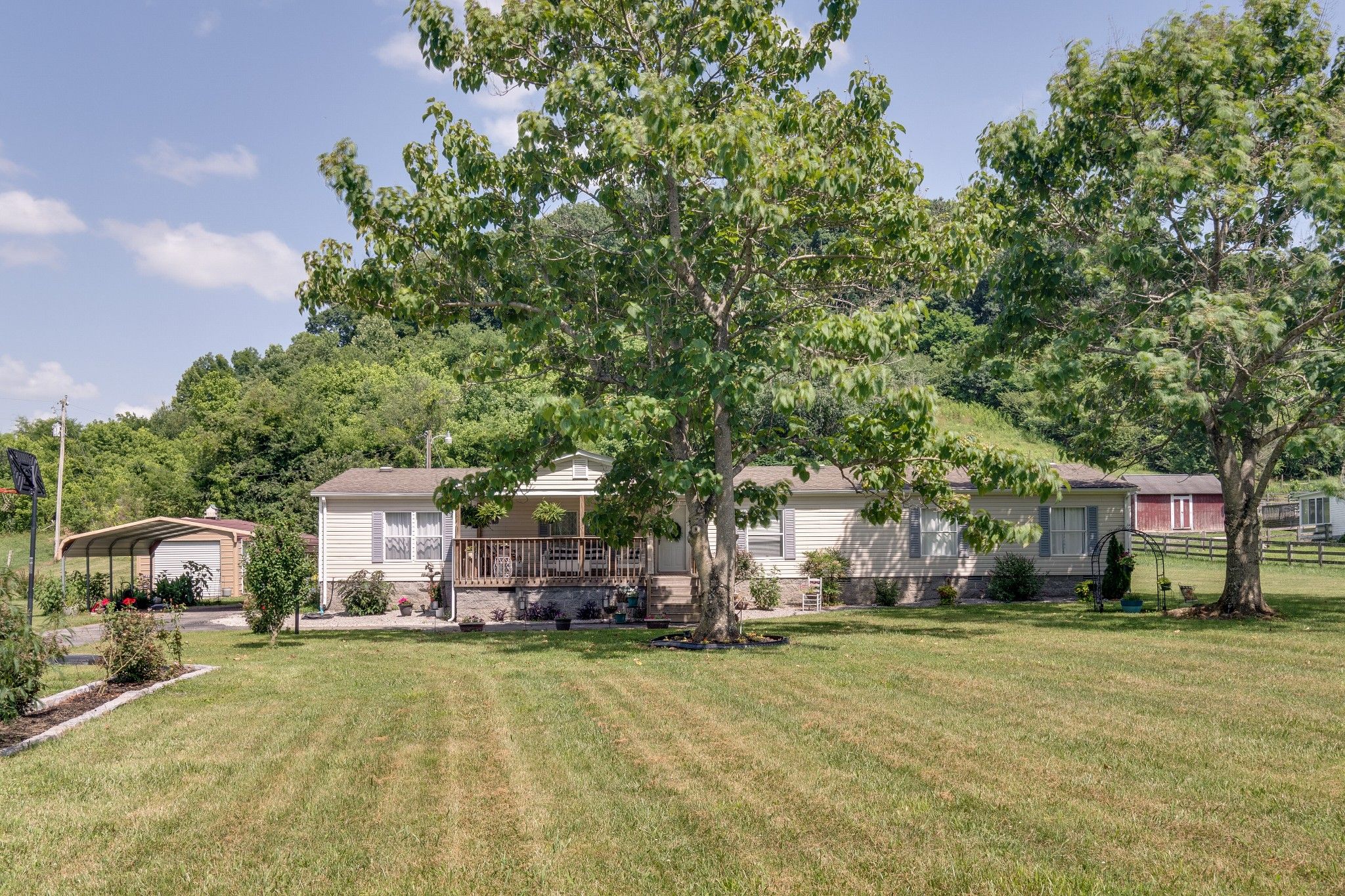 8635 King Hollow Rd