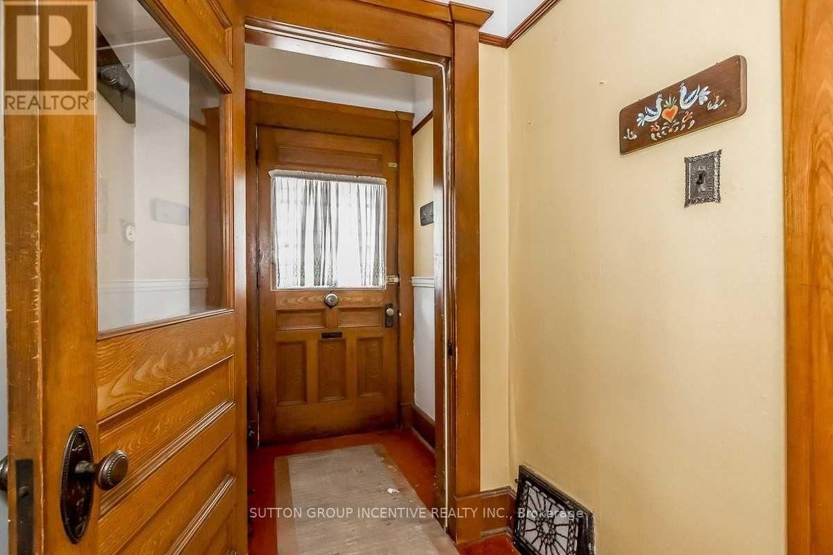 94 MARY ST