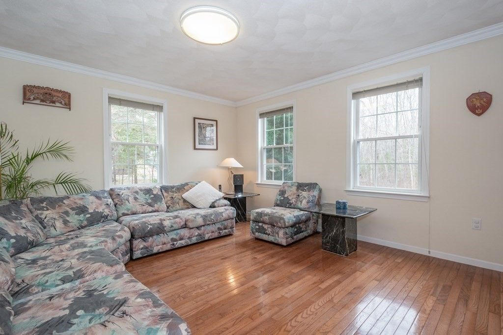 32 Cabral Dr