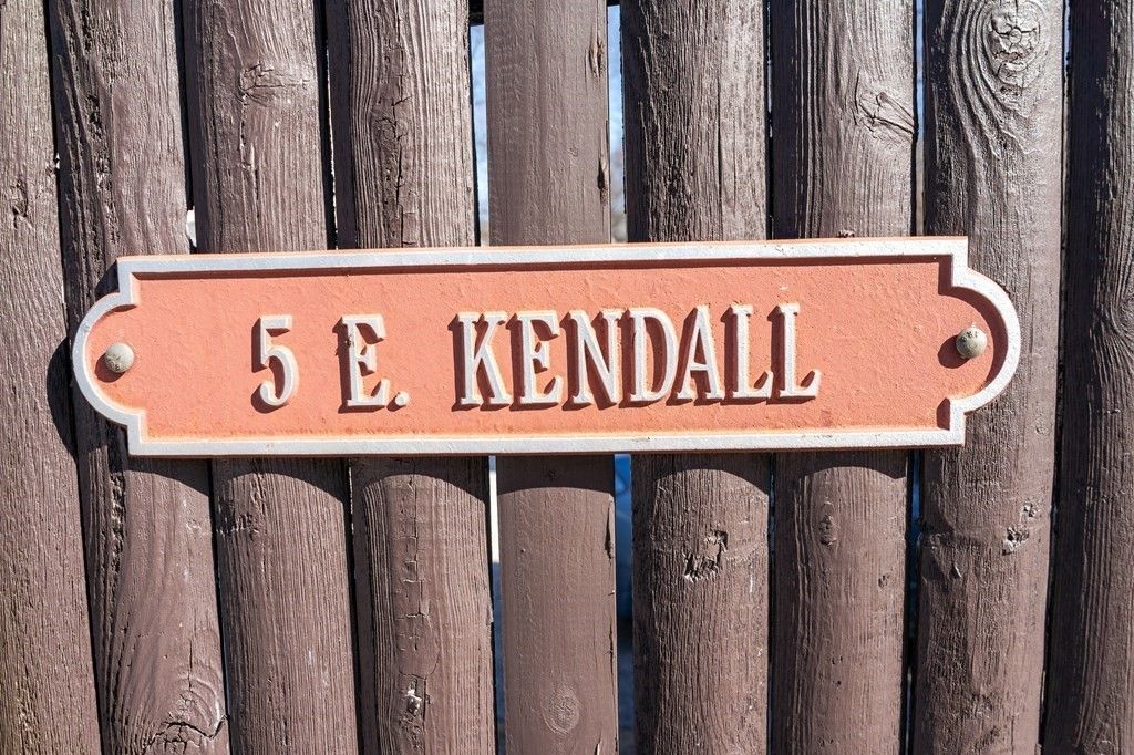 5 E Kendall St