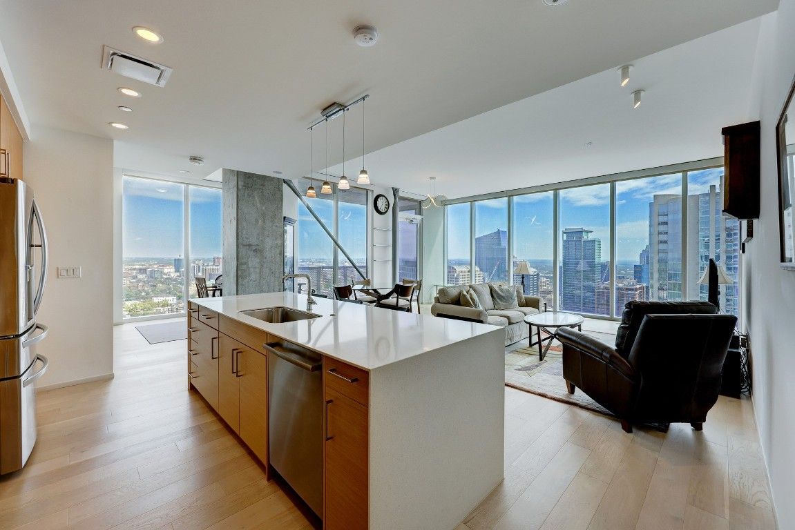 301 West Avenue