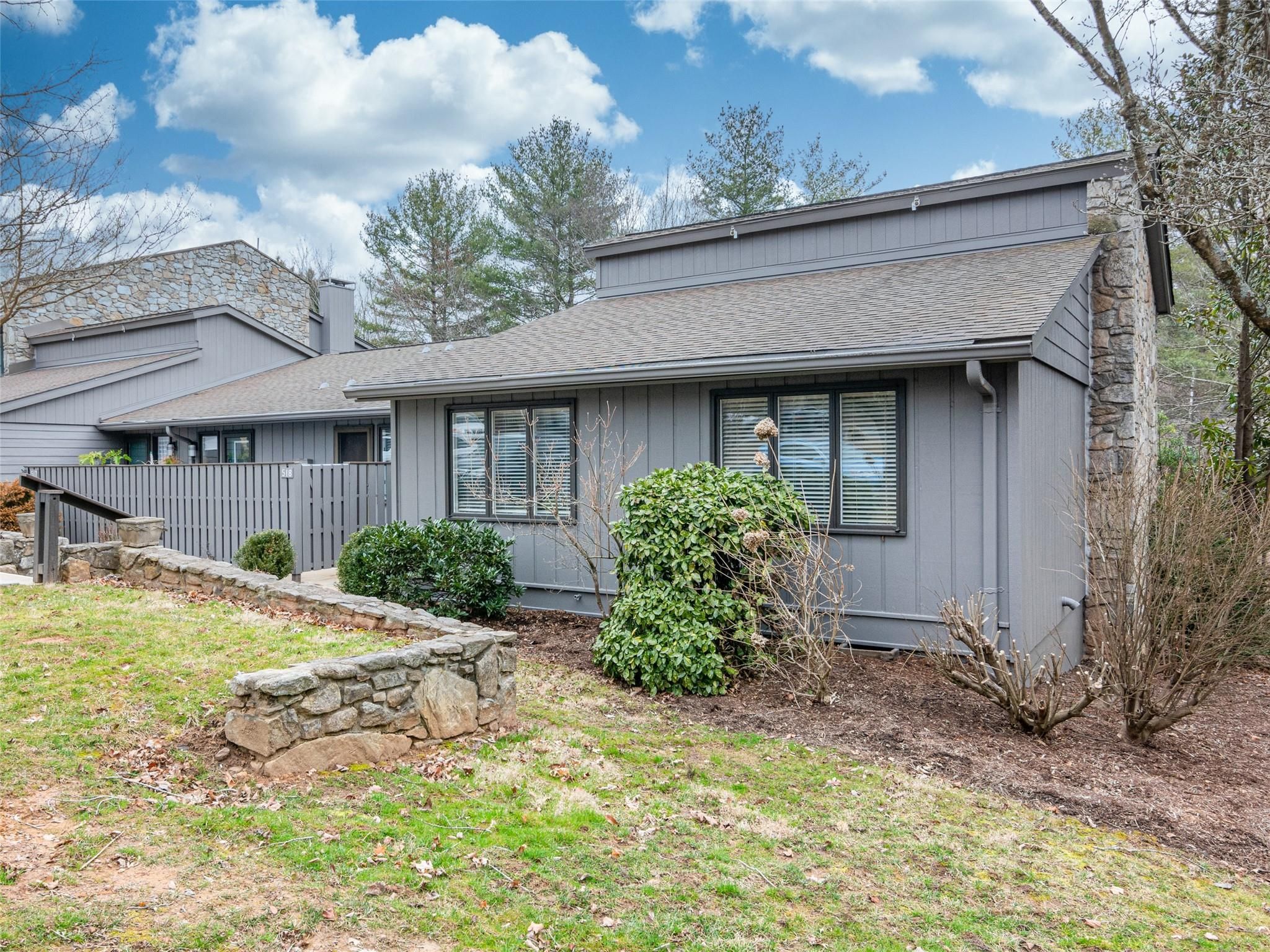 518 Crowfields Lane