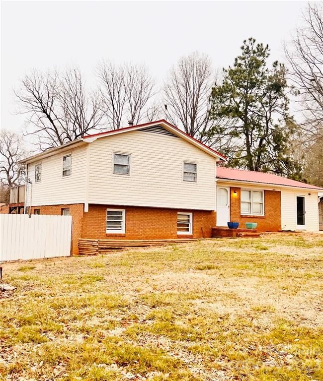 1970 Barringer Circle
