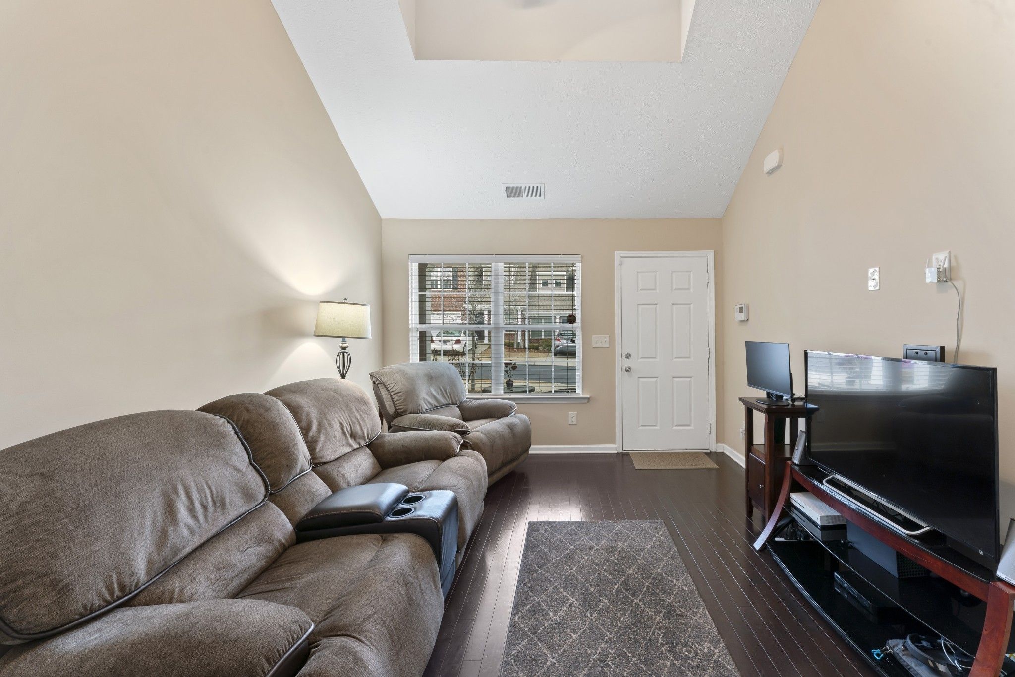 4015 Rhythm Dr