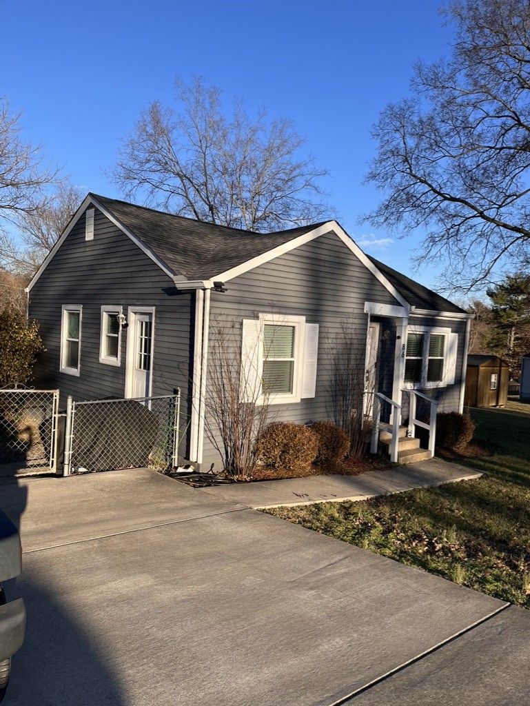 86 Evelyn Dr