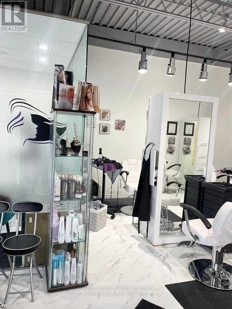 #6 -2763 DANFORTH AVE
