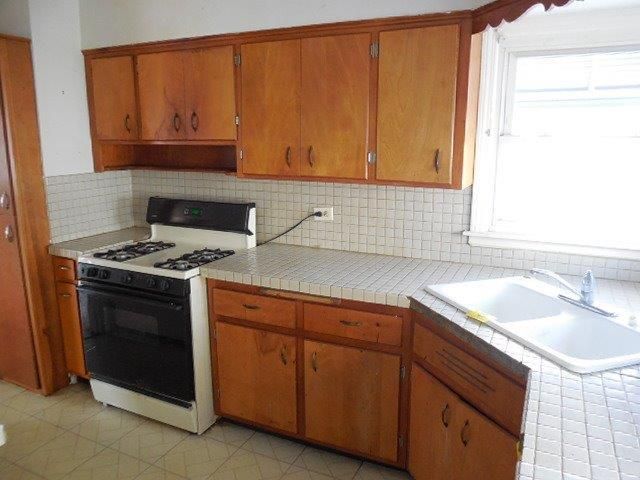 1394 Carol Lane
