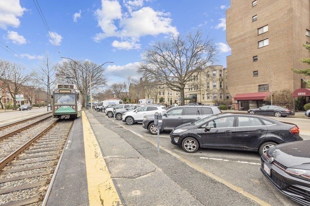 1856 Beacon St