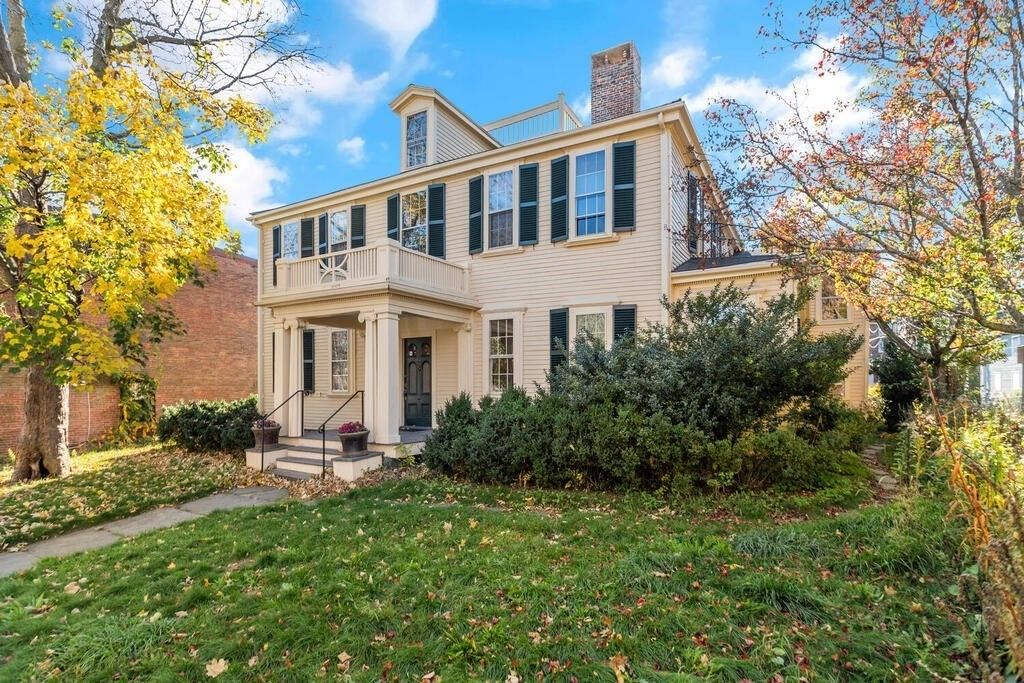 64 Bartlett St
