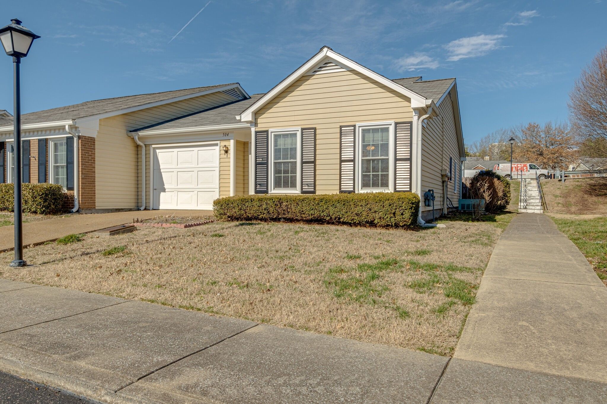 504 Loyola Dr