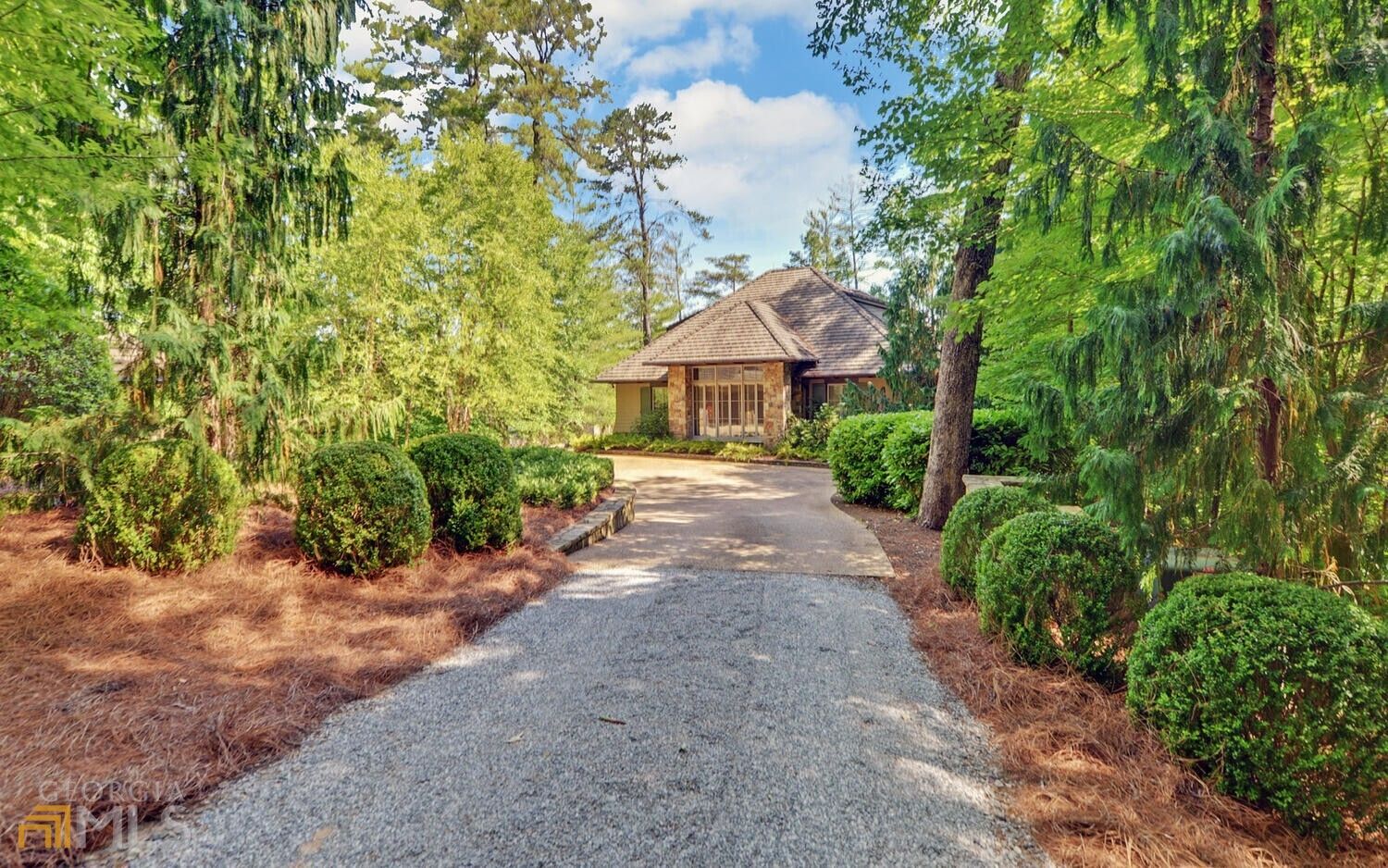 887 Cherokee Road