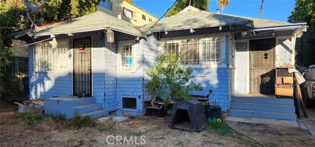 963 N Mariposa Avenue