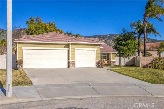 7625 Paseo Largo