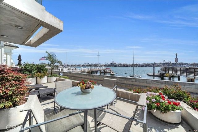 512 S Bay Front