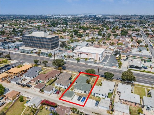 3344 W Imperial