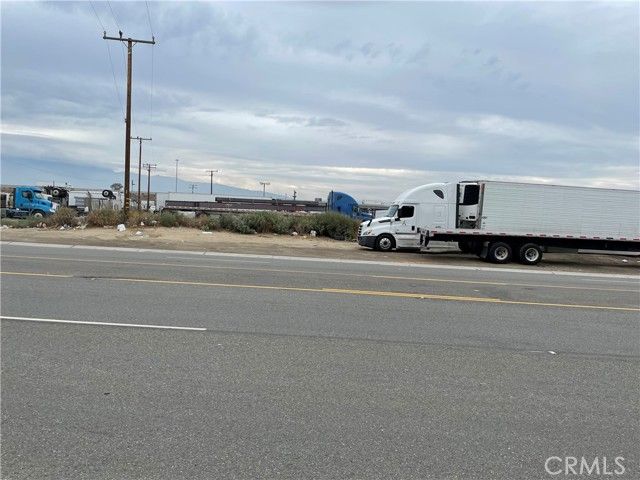 156-120-024, 156-120-027 Riverside Dr
