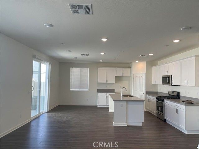 24900 Gulfstream Lane