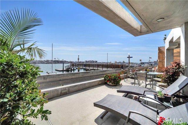 512 S Bay Front