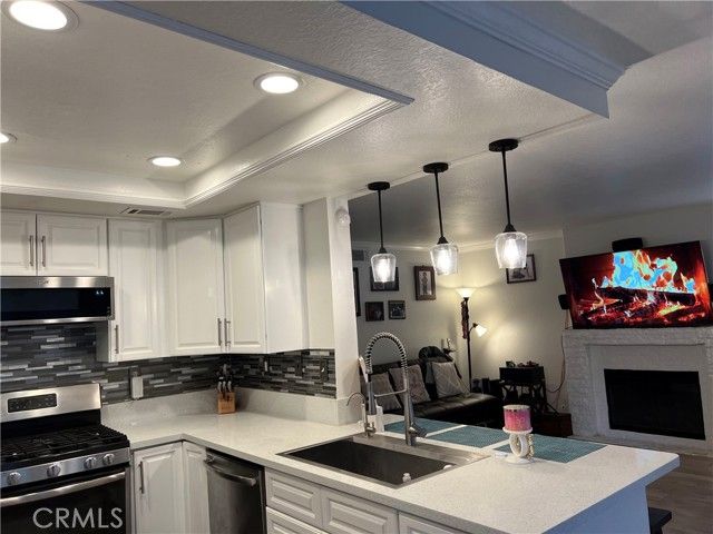2572 Carbon Court