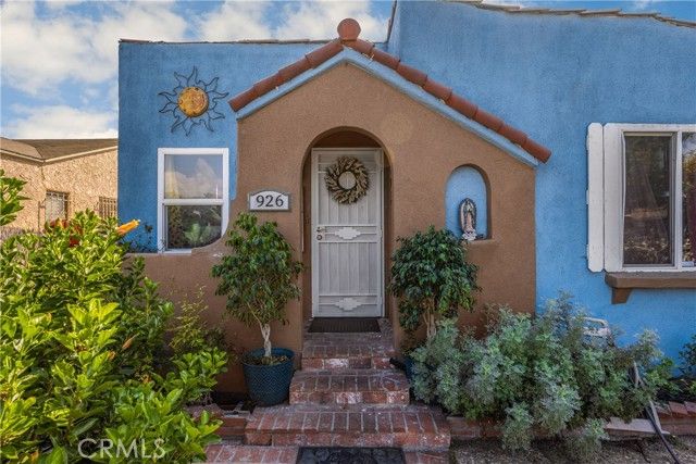 926 E 89th Street