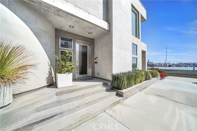 512 S Bay Front
