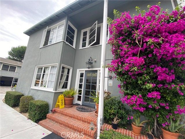 1461 El Camino Real