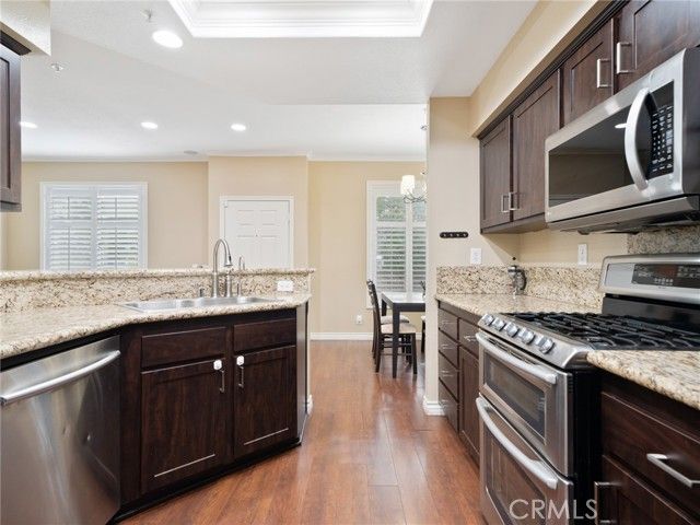 24 Breakers Ln