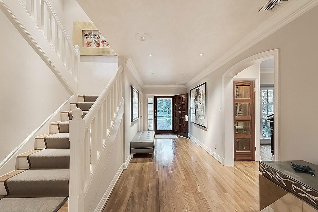 9 West Lane