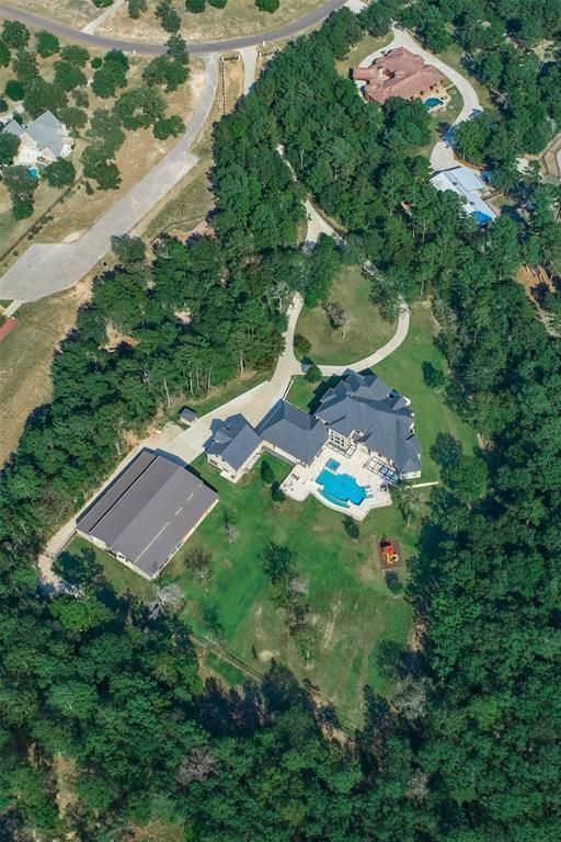 15577 Crown Oaks Drive