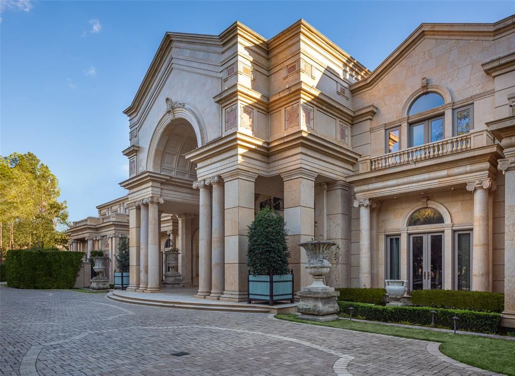 100 Carnarvon Drive