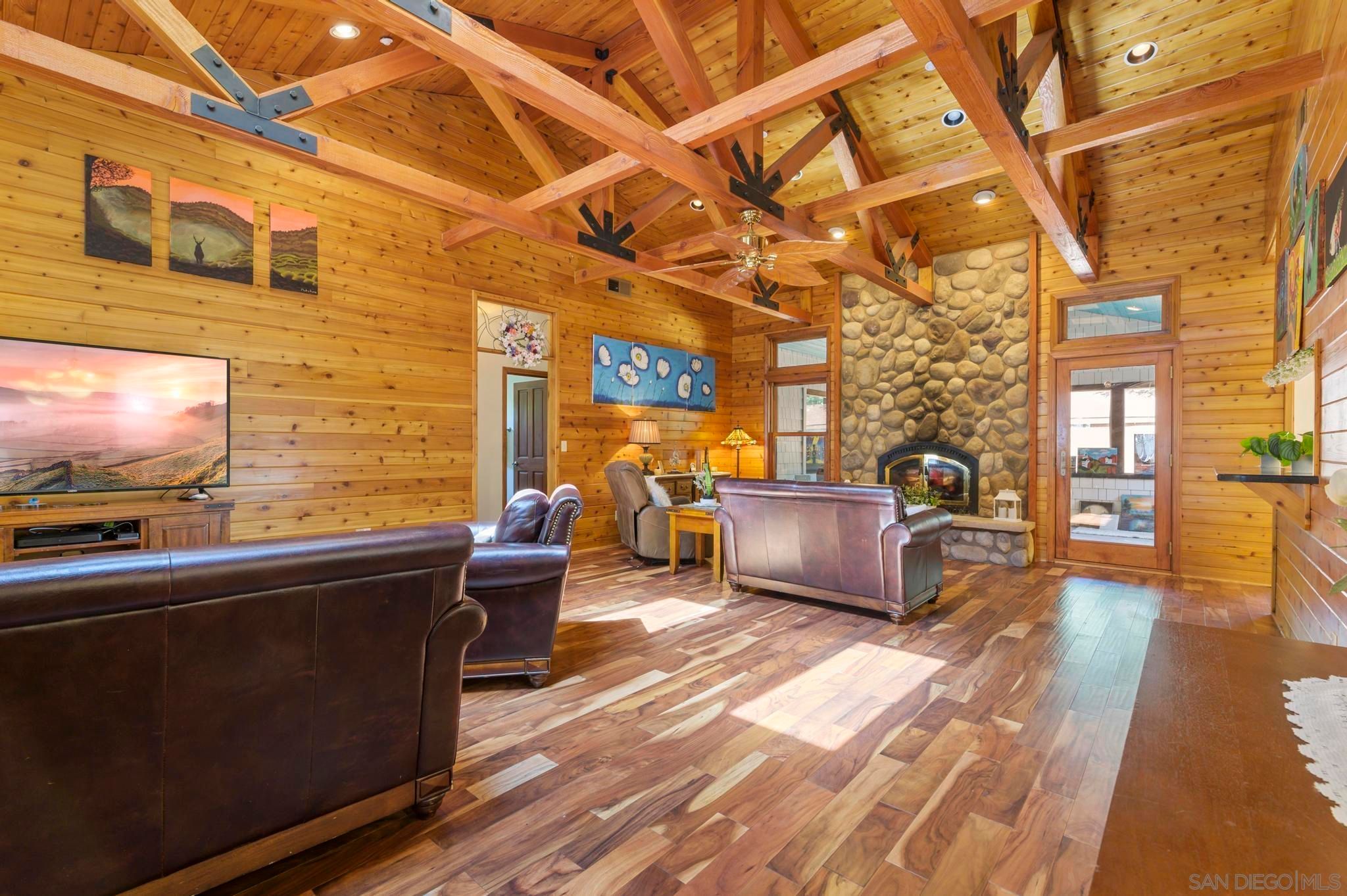 34610 Apache Dr